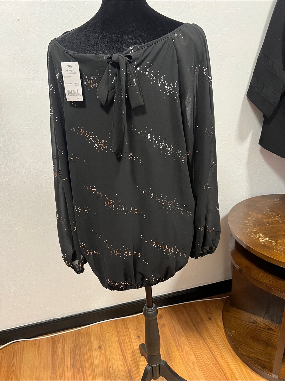 NY Collection Black Long-Sleeve Sequin Pleated Tunic